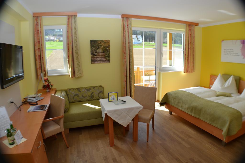 Gasthof-Pension Nordwald Harbach  Zimmer foto